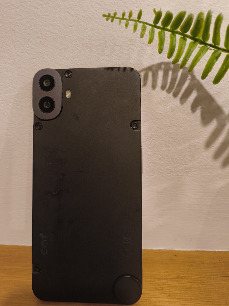 The Nothing Phone CMF offers customizable back covers, allowing users to easily swap them for a fresh look. With various designs to choose from, users can personalize their device’s appearance, ensuring it reflects their style. The modular back cover design enhances both aesthetics and practicality.